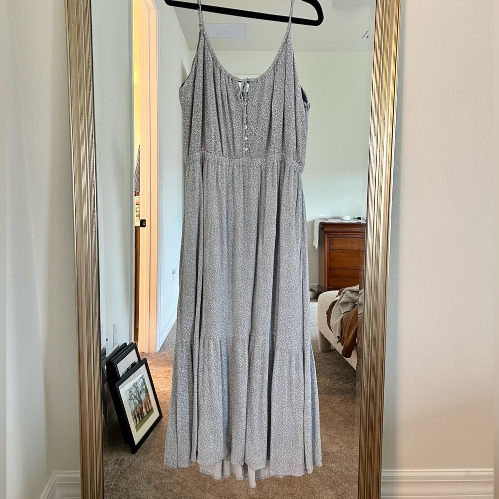 Flattering floral spring midi dress